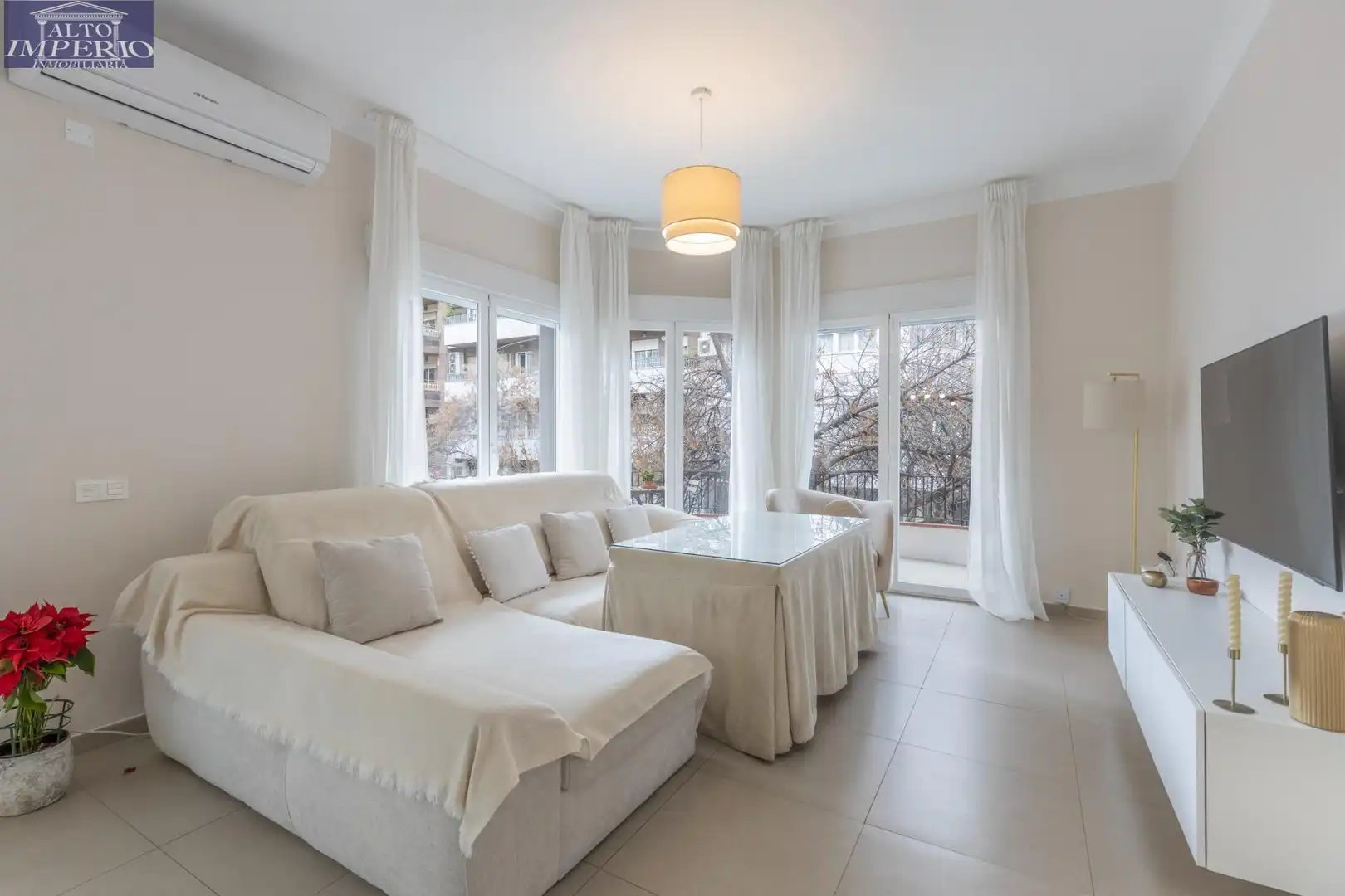 Flat with terrace for sale in Ronda