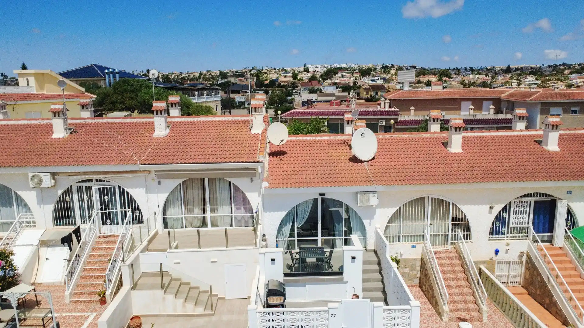 Vista exterior de Casa o chalet en venta en Rojales con Aire acondicionado, Terraza y Piscina