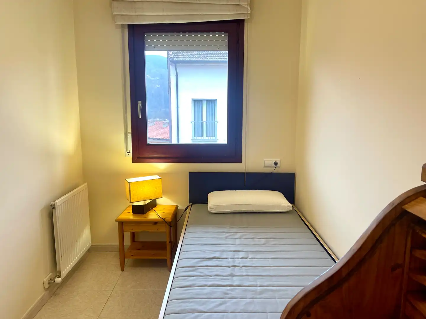 Habitación de Casa adosada en venta en Sant Joan de les Abadesses con Calefacción, Jardín privado y Trastero