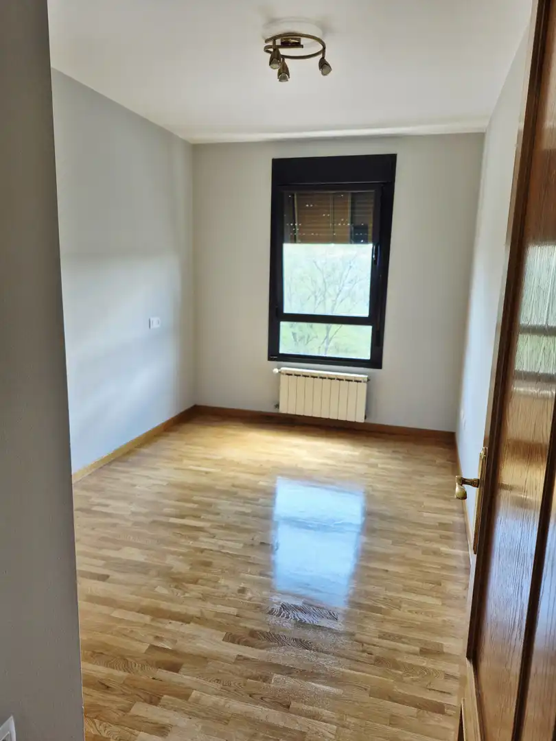 Bedroom of Flat for sale in Avilés  with Heating, Parquet flooring and Storage room