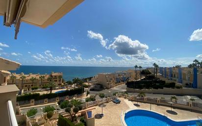 Vista exterior de Àtic en venda en Orihuela amb Aire condicionat, Terrassa i Moblat