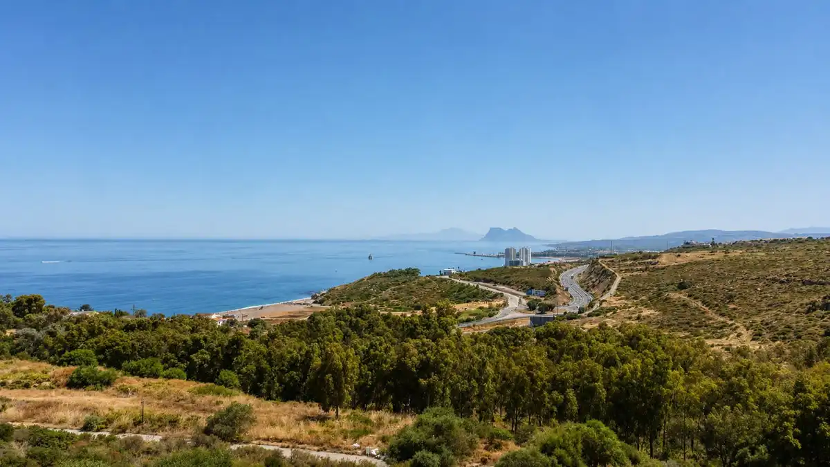 Vista exterior de Casa o xalet en venda en Sotogrande amb Aire condicionat, Jardí privat i Terrassa