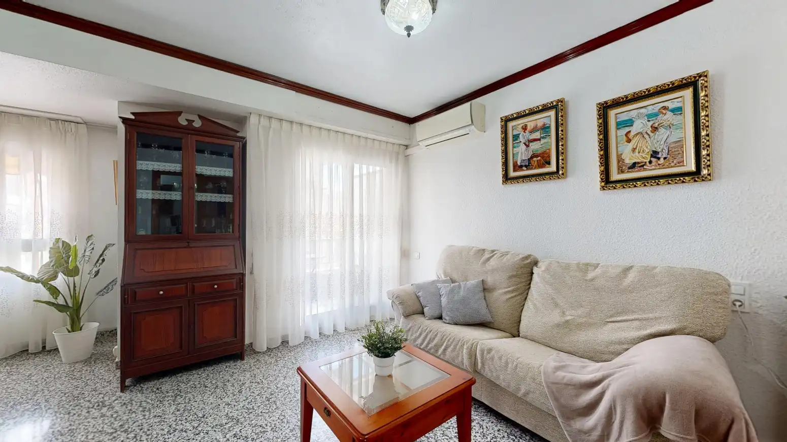 Sala de estar de Piso en venta en Valencia con Aire acondicionado y Balcón