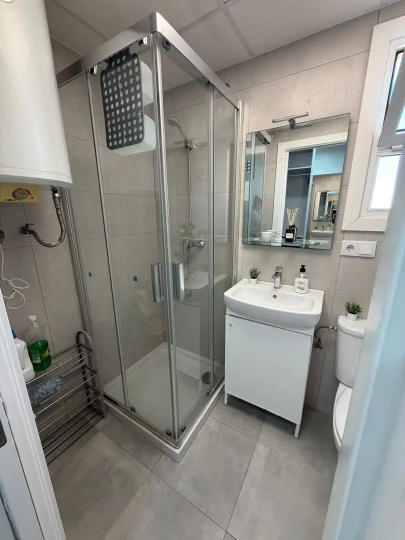Bathroom of Study for rent in Benalmádena  with Air Conditioner, Heating and Furnished