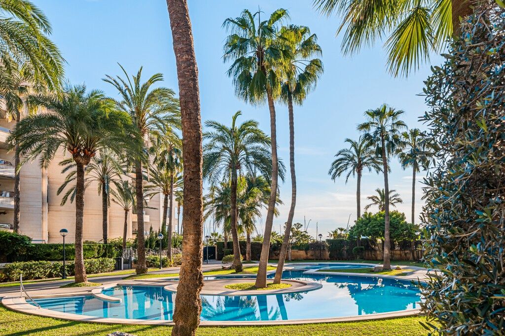 Piscina de Dúplex en venta en  Palma de Mallorca con Calefacción, Jardín privado y Terraza