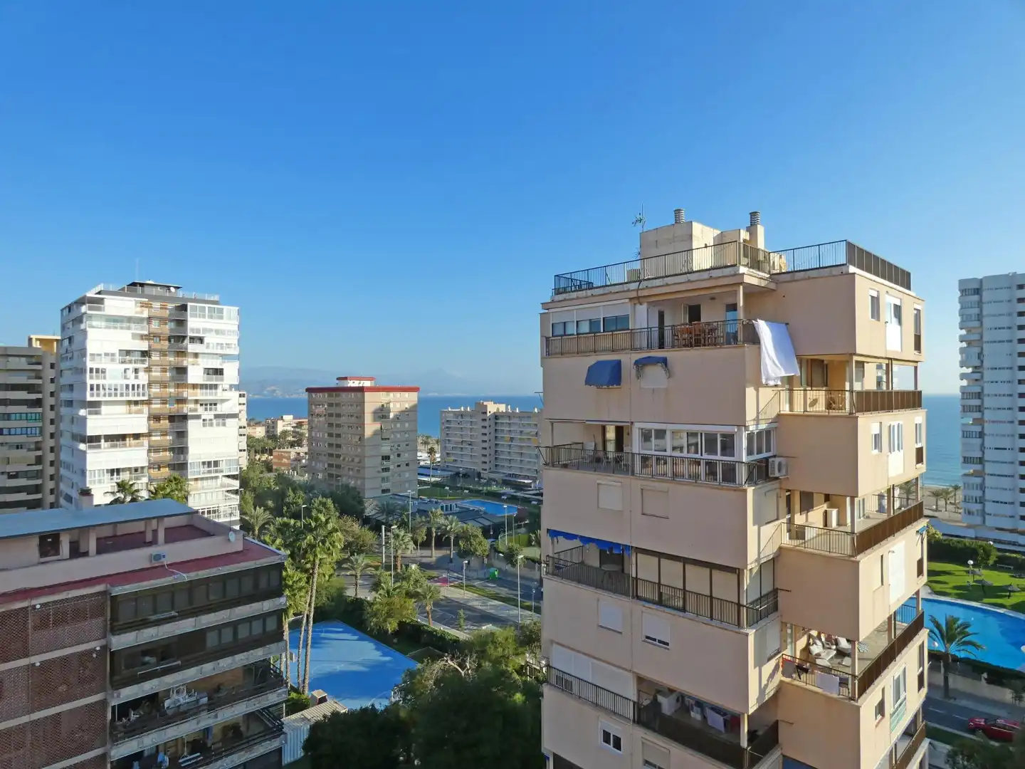 Vista exterior de Pis de lloguer en Alicante / Alacant amb Aire condicionat, Calefacció i Moblat