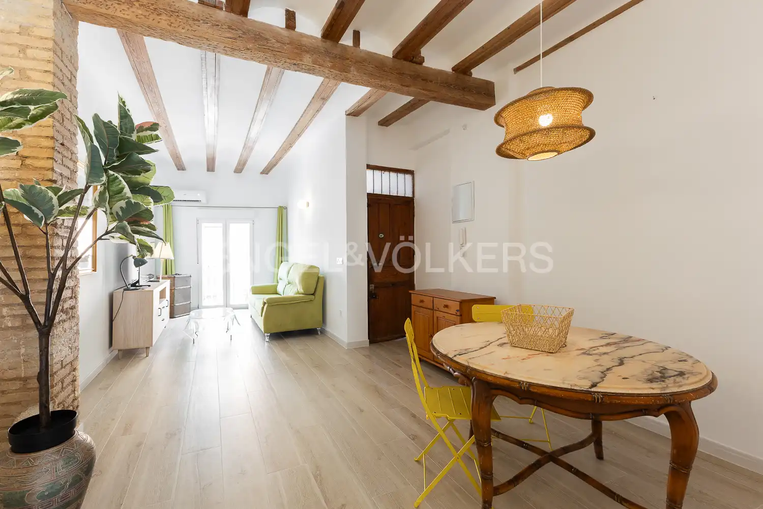 Sala d'estar de Pis de lloguer en Valencia amb Aire condicionat, Calefacció i Parquet