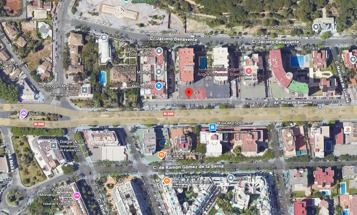 Vista exterior de Local en venta en Marbella con Aire acondicionado, Parquet y Alarma