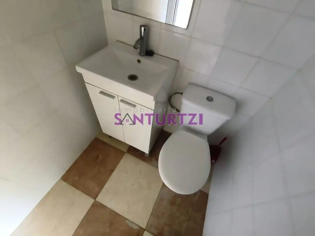 Baño de Local de alquiler en Santurtzi 