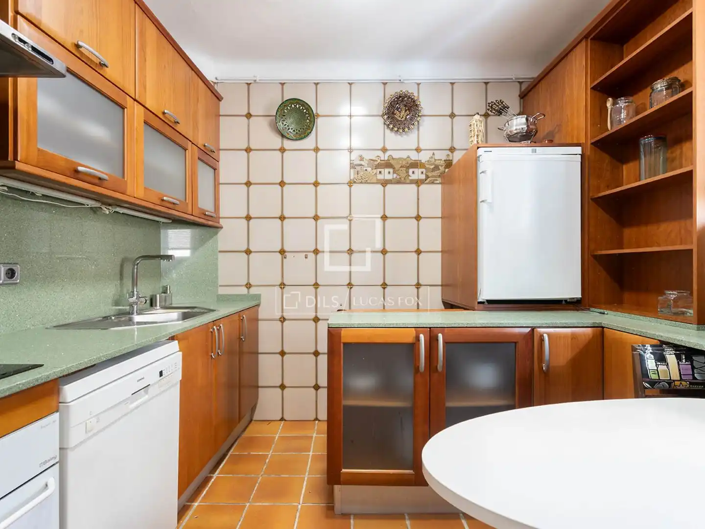 Kitchen of Flat for sale in Barcelona  with Air Conditioner, Terrace and Balcony