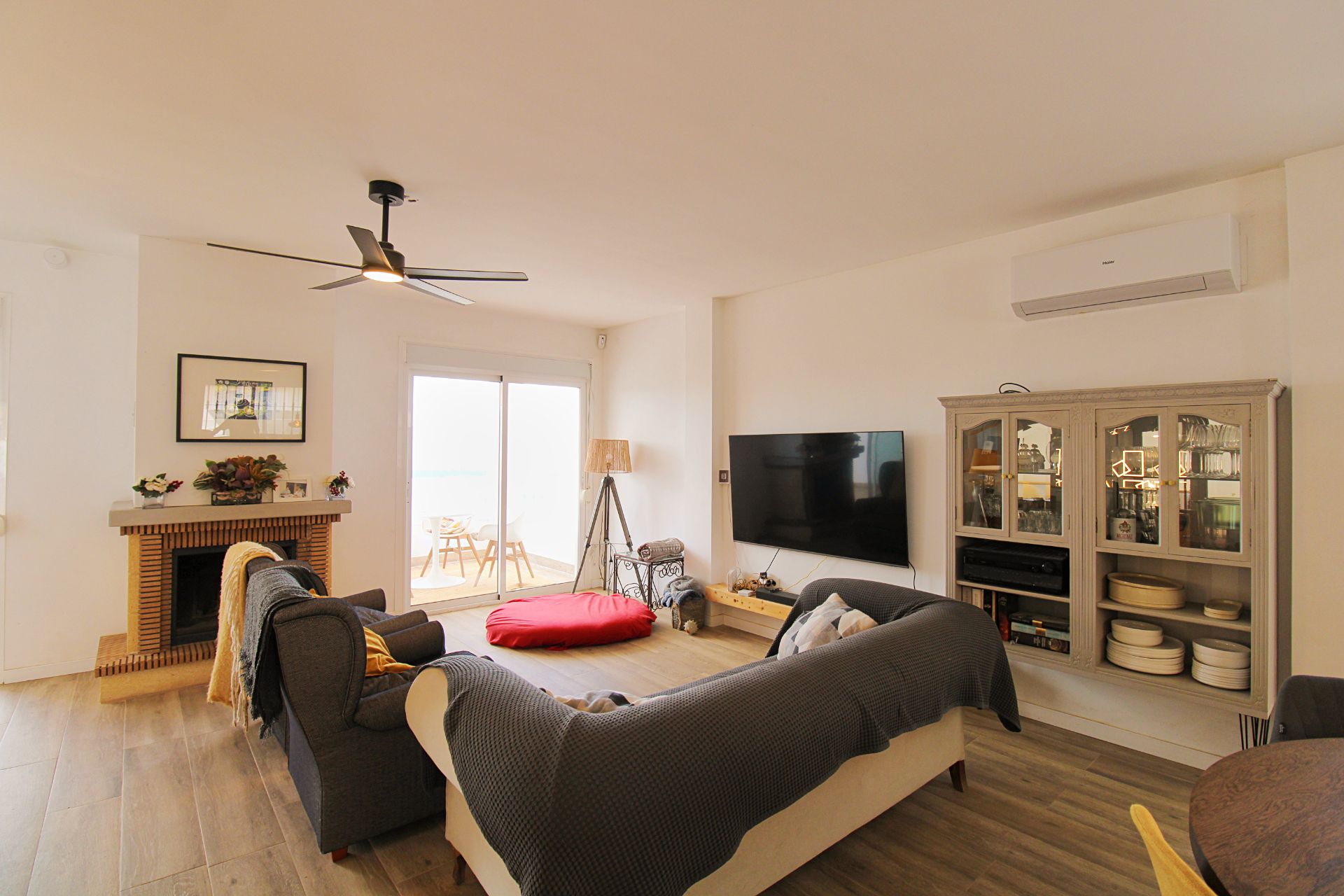 Living room of Single-family semi-detached for sale in Alhaurín de la Torre  with Air Conditioner, Private garden and Terrace