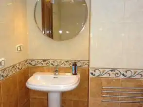 Baño de Dúplex de alquiler en Gijón  con Calefacción, Parquet y Amueblado
