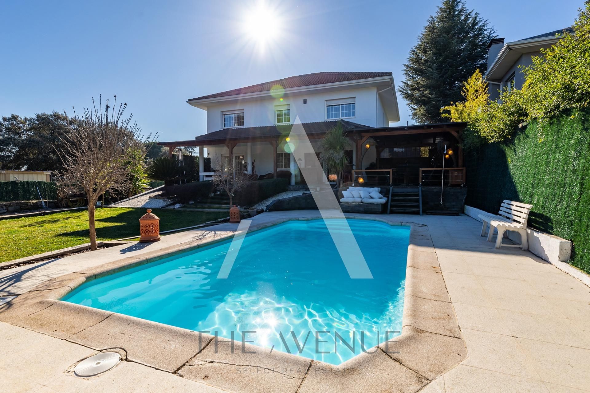 Swimming pool of House or chalet for sale in Pozuelo de Alarcón  with Air Conditioner, Heating and Private garden