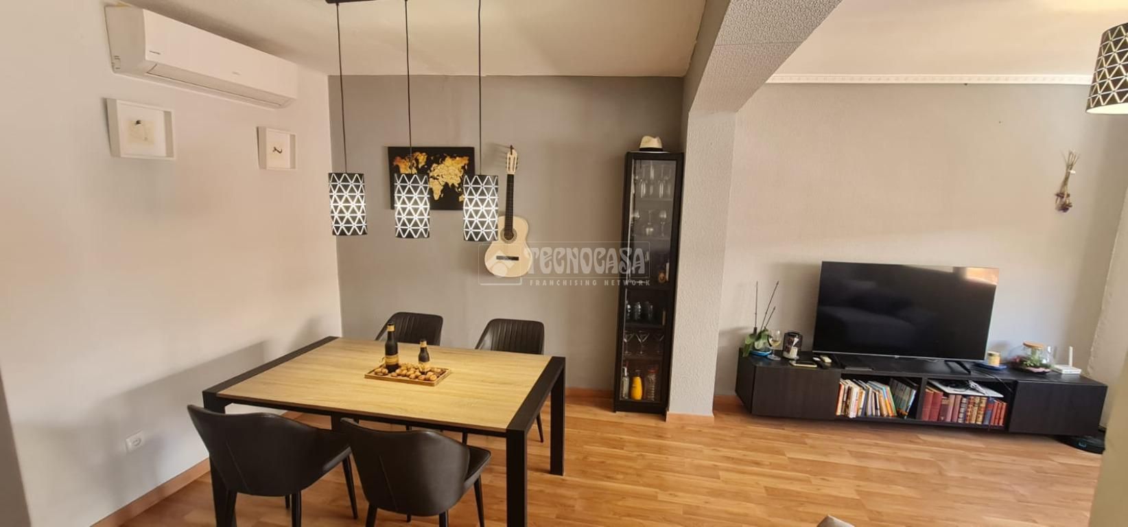 Dining room of Flat for sale in Chiva  with Air Conditioner, Parquet flooring and Terrace