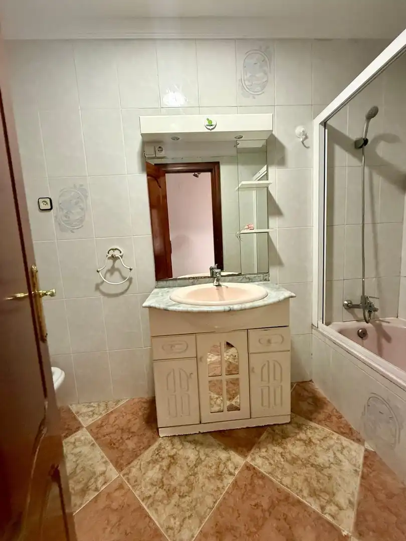 Bathroom of Flat for sale in Málaga  with Terrace, Furnished and Balcony