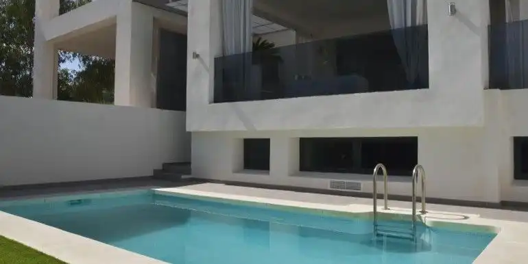 Piscina de Casa adosada en venda en Marbella amb Aire condicionat, Terrassa i Traster
