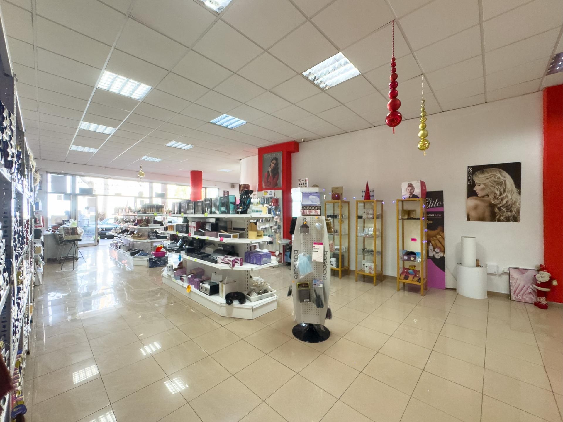 Local de lloguer en Santa Úrsula amb Moblat