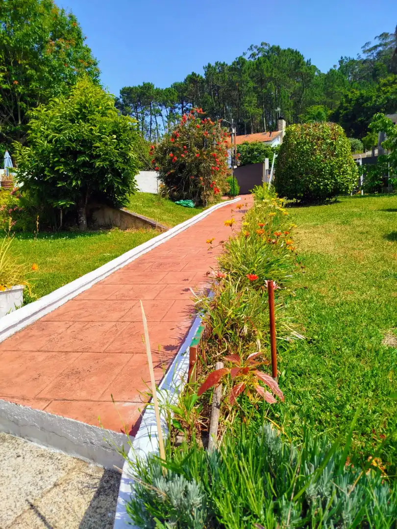 Jardí de Casa o xalet en venda en Cangas  amb Calefacció, Jardí privat i Piscina