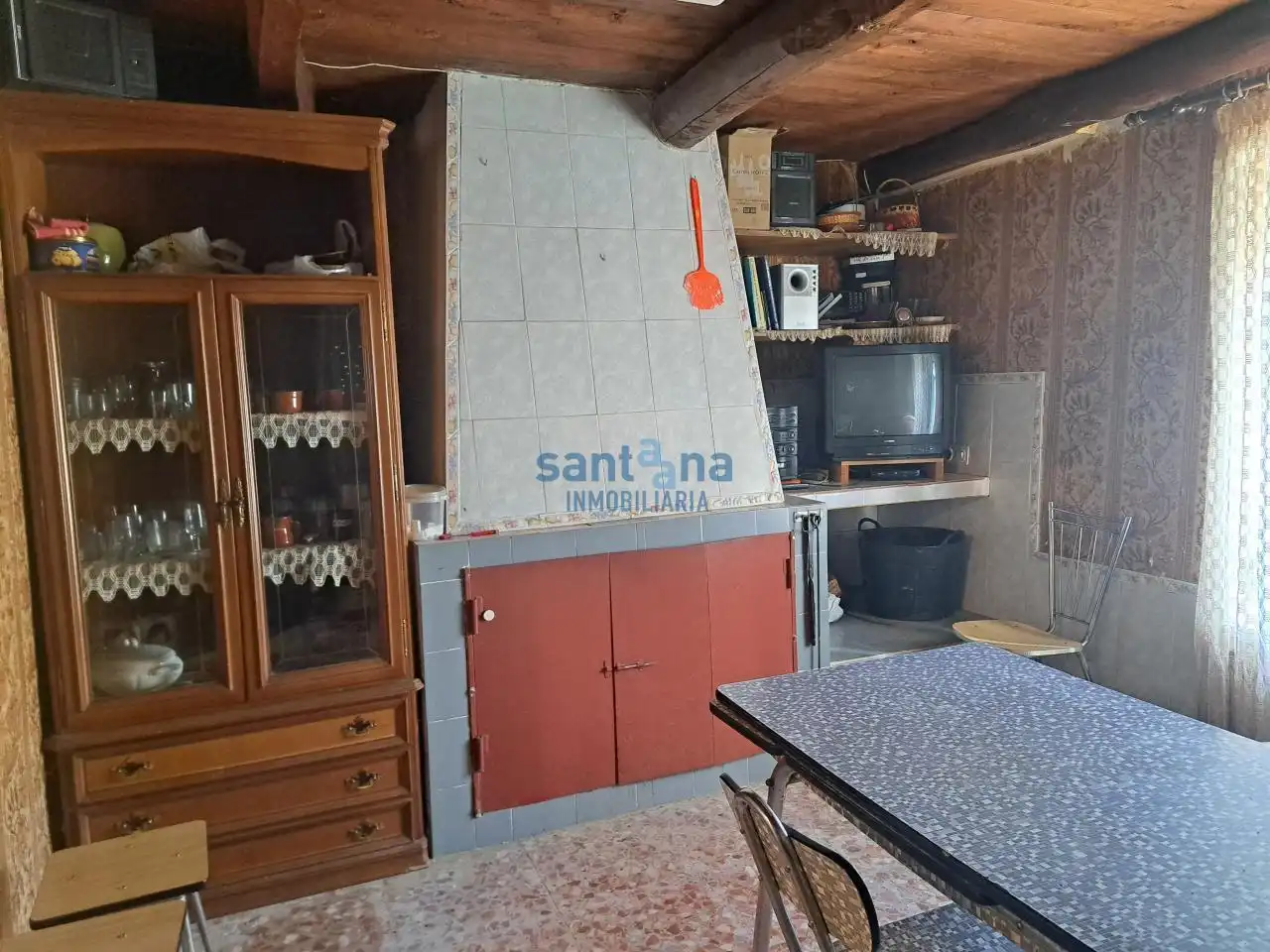 Cuina de Casa o xalet en venda en Gradefes amb Calefacció, Jardí privat i Traster