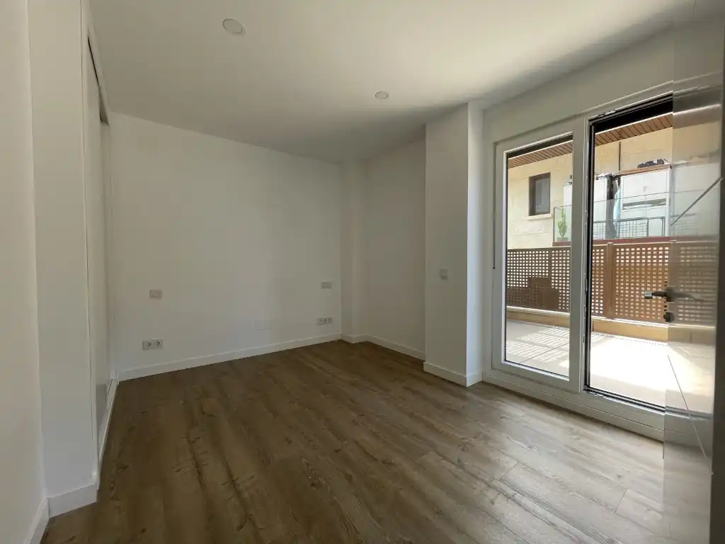 Ground floor for rent in Calle Libertad De La, La Navata