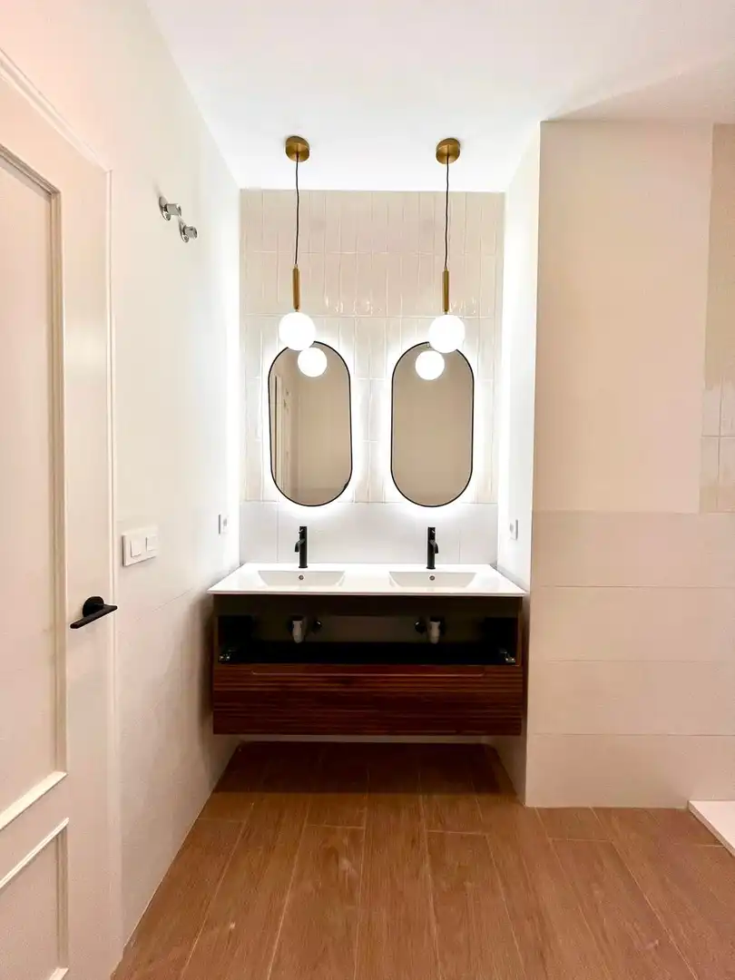 Bathroom of Flat for sale in Málaga  with Terrace and Balcony