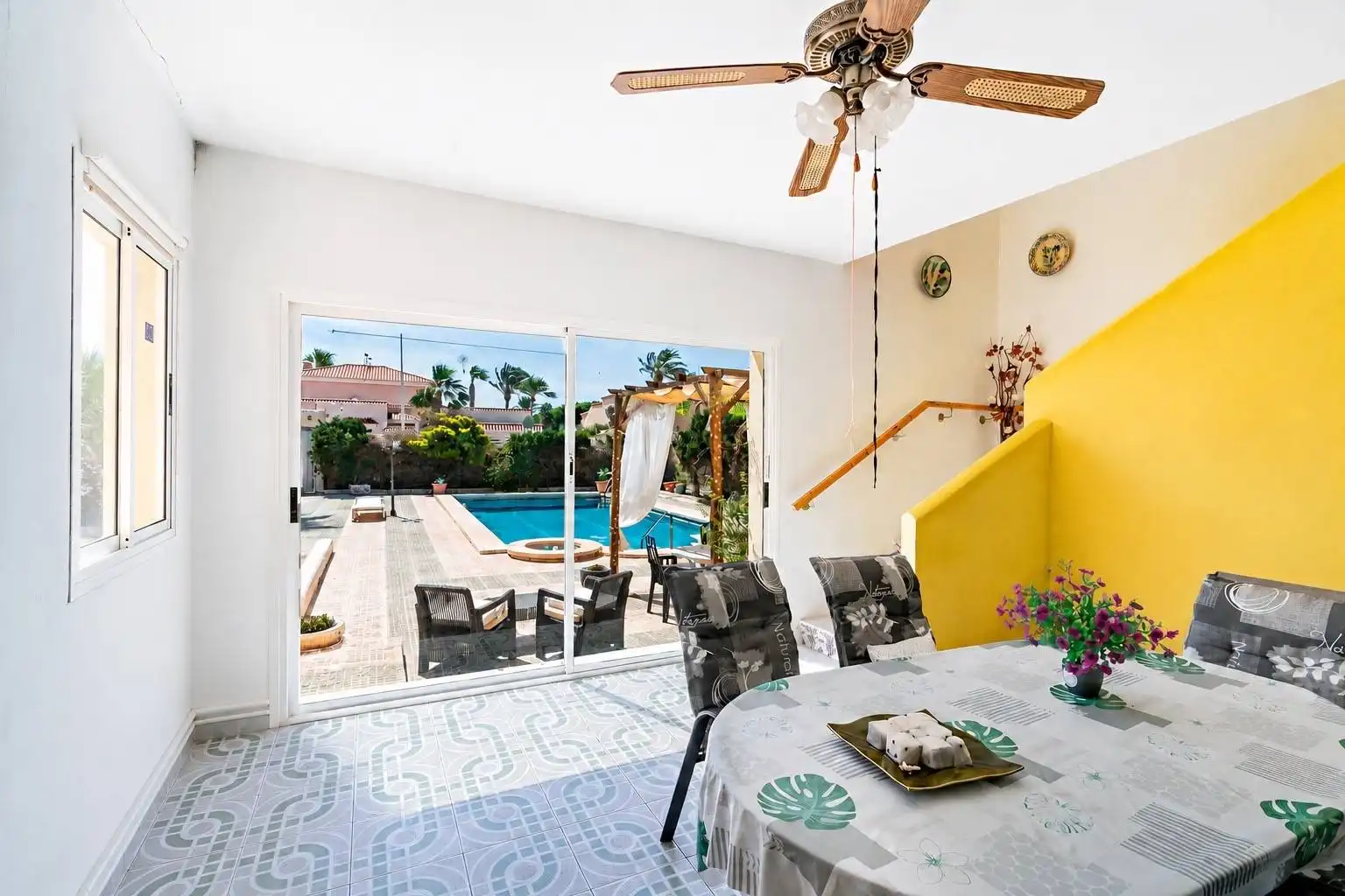 Comedor de Casa o chalet en venta en Roquetas de Mar con Jardín privado, Terraza y Trastero