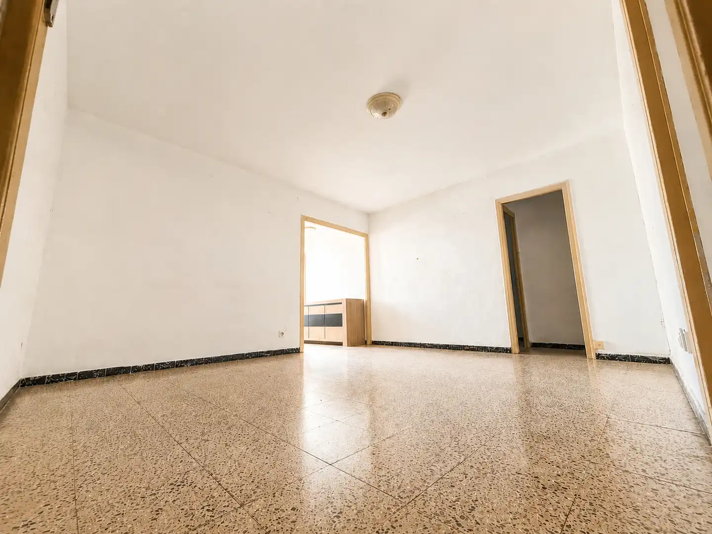 Wohnzimmer von Wohnung zum Verkauf in Santa Coloma de Gramenet mit Klimaanlage, Heizung und Balkon