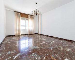 Living room of Flat for sale in  Granada Capital  with Air Conditioner and Balcony