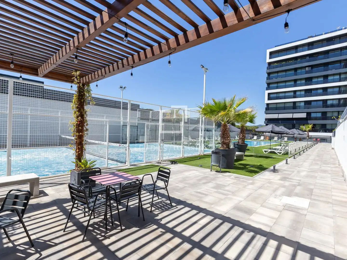Terrassa de Pis en venda en Sant Just Desvern amb Aire condicionat, Terrassa i Piscina