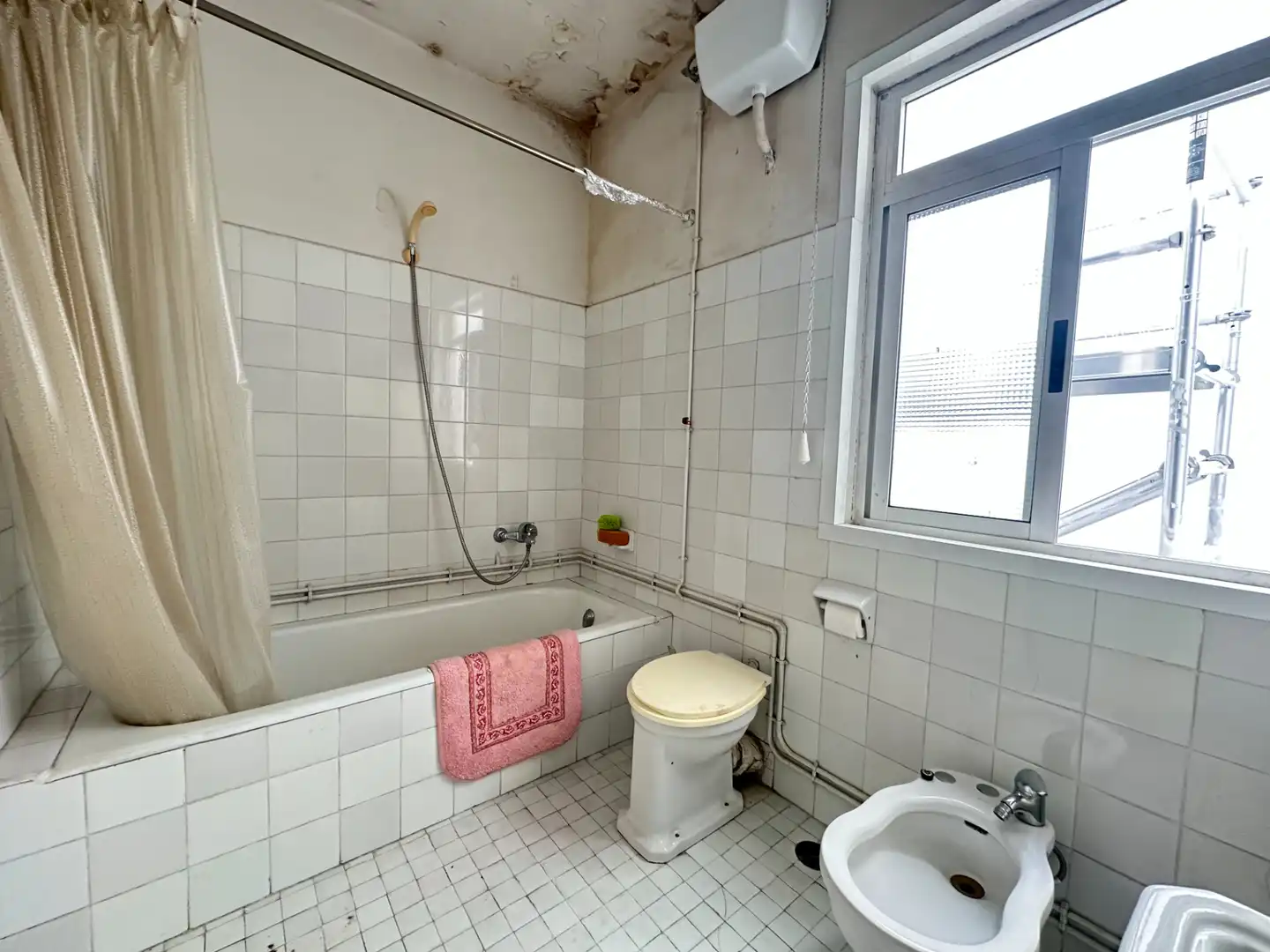 Baño de Piso en venta en Santiago de Compostela  con Calefacción y Trastero