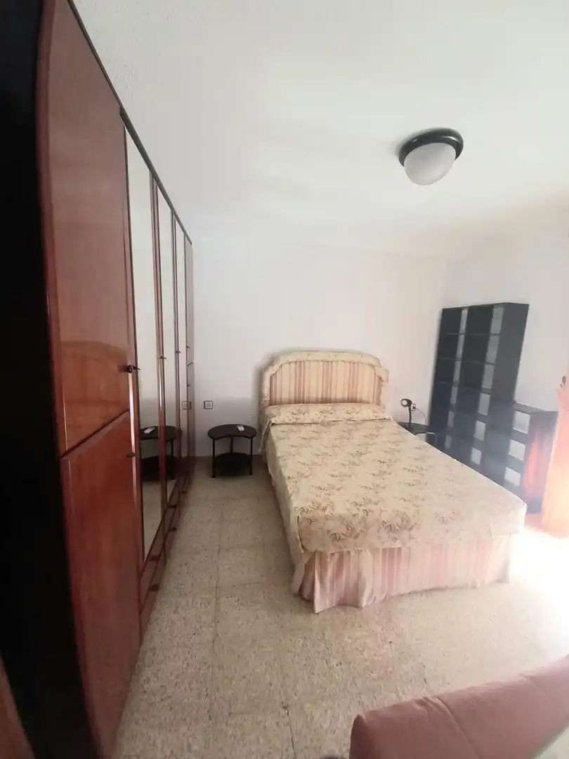 Habitación de Piso de alquiler en Córdoba con Aire acondicionado, Calefacción y Trastero