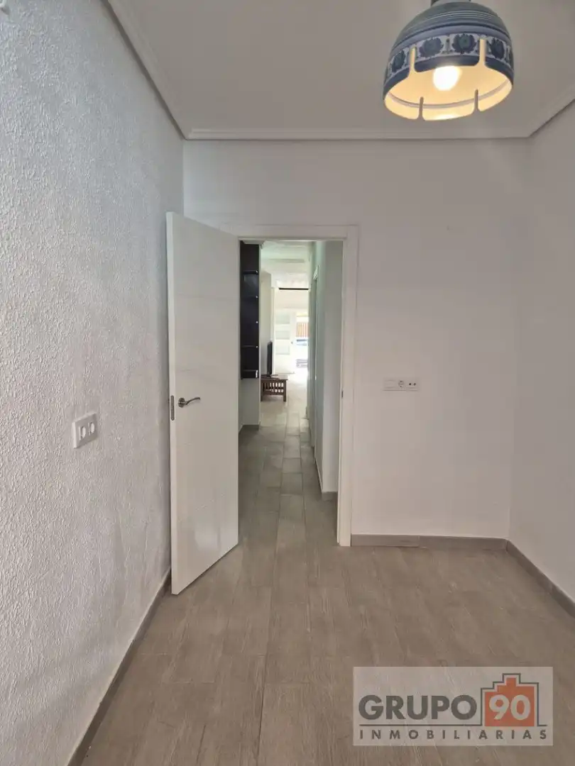 Einfamilien-Reihenhaus zum Verkauf in Aldaia mit Terrasse, Abstellraum und Balkon