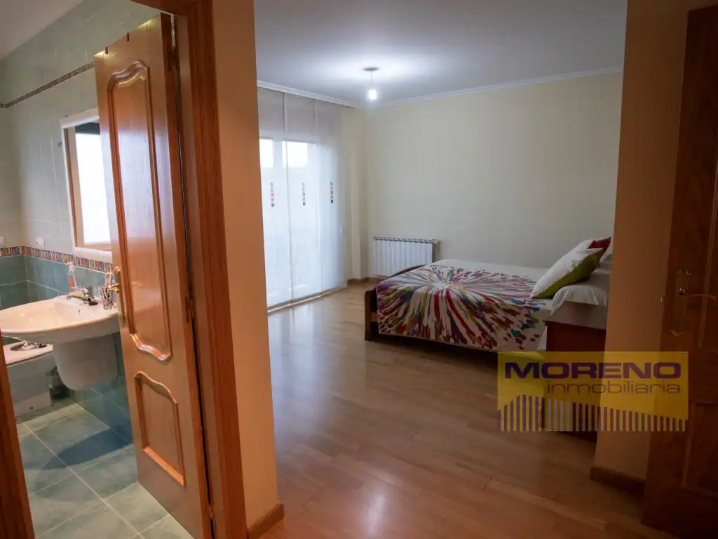 Dormitori de Casa o xalet en venda en Sarria