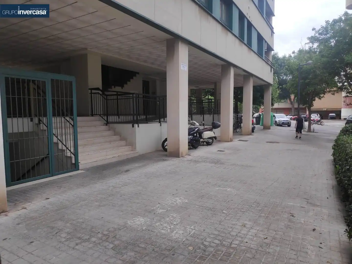 Exterior view of Commercial properties for sale in Valencia