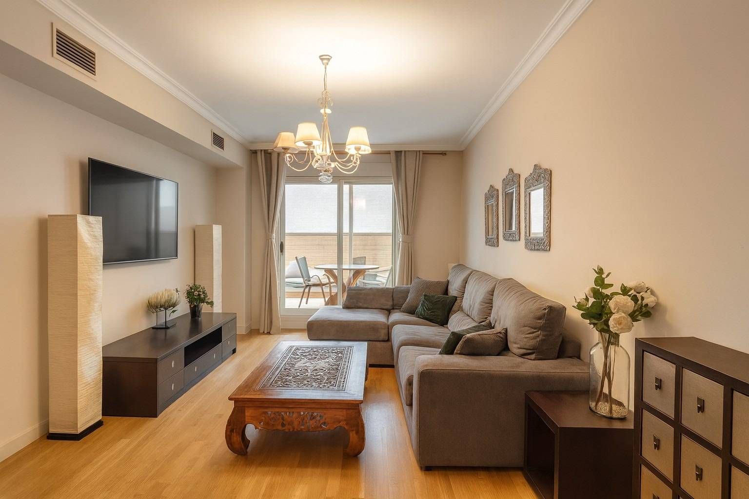 Living room of Planta baja for sale in La Moraleja  with Air Conditioner, Heating and Terrace