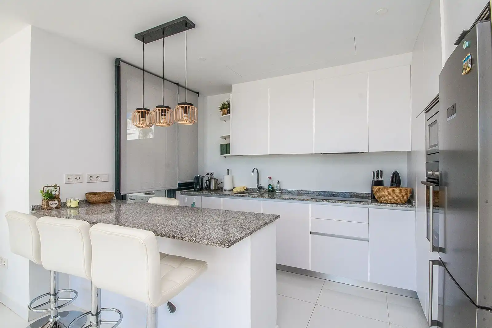 Cuina de Apartament en venda en Estepona amb Aire condicionat, Traster i Piscina