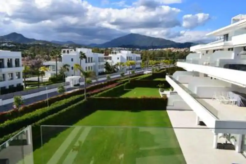 Exterior view of Apartments for rent in Estepona  with Air Conditioner, Heating and Terrace