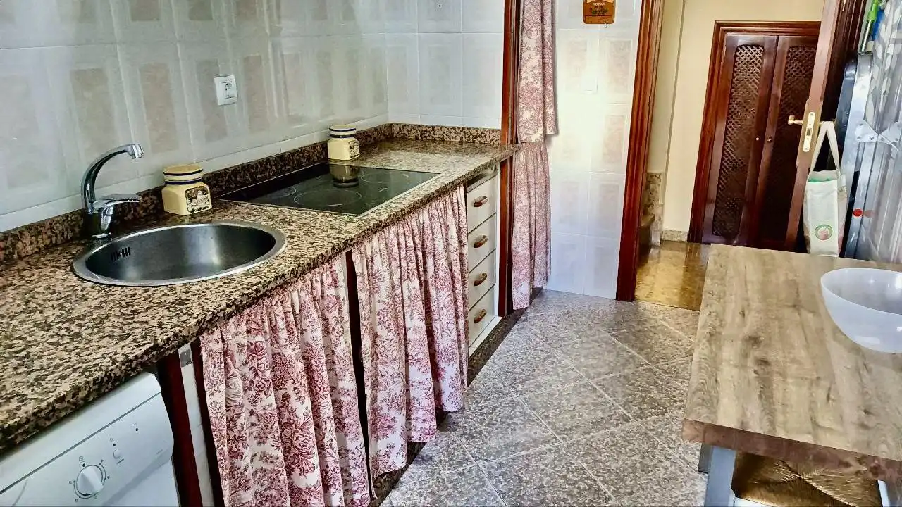 Cuina de Casa o xalet de lloguer en Coria del Río amb Aire condicionat