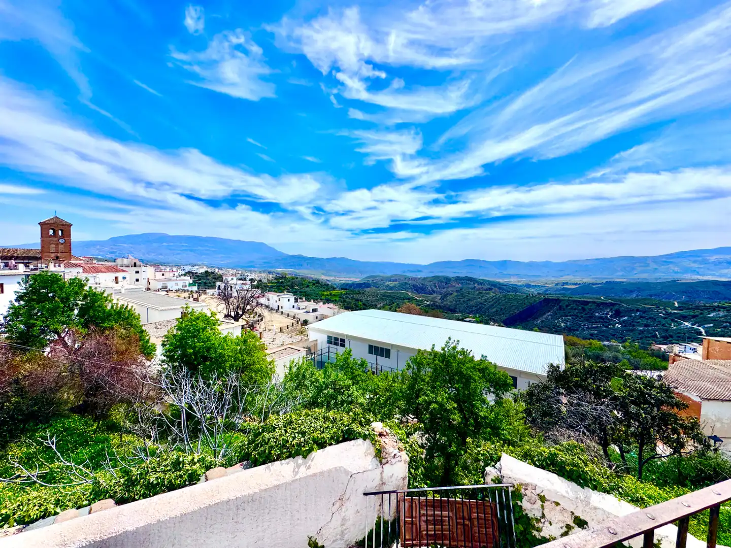 Vista exterior de Casa o xalet en venda en Válor amb Aire condicionat, Calefacció i Terrassa