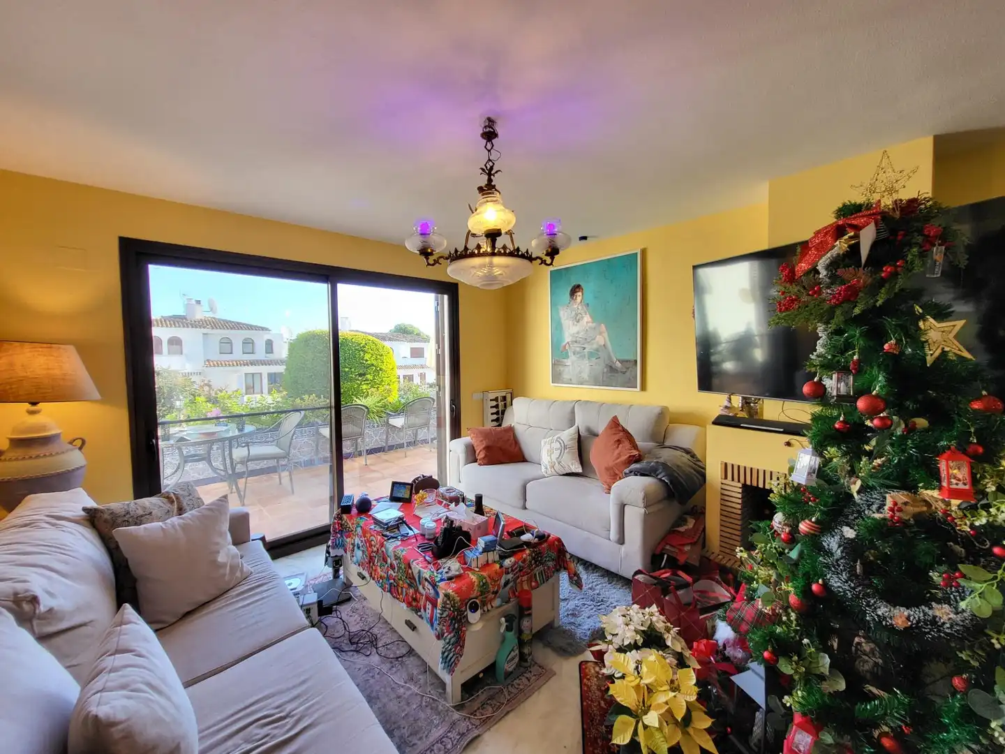 Sala de estar de Casa o chalet en venta en Estepona con Aire acondicionado, Calefacción y Terraza