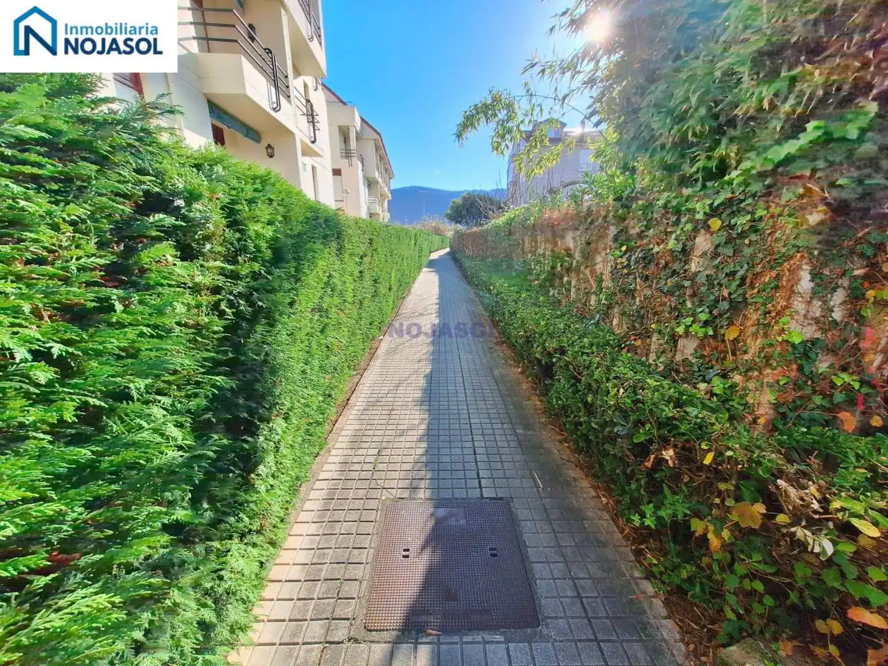 Vista exterior de Dúplex de lloguer en Noja amb Calefacció, Terrassa i Moblat
