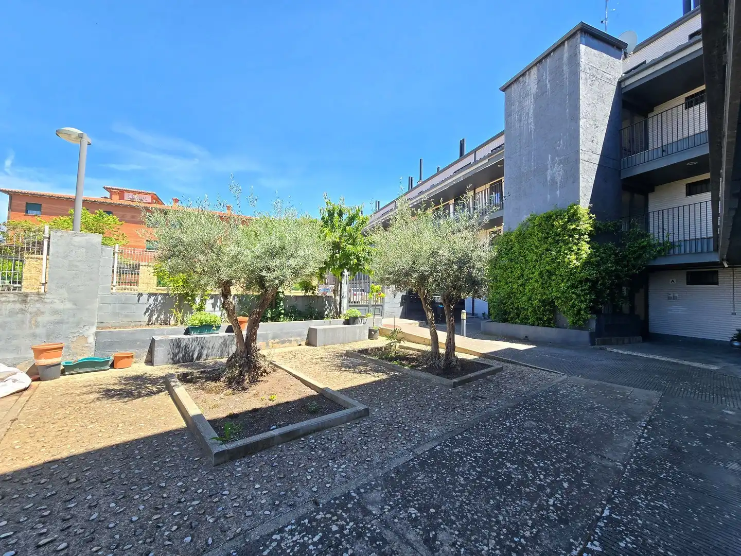Vista exterior de Piso en venta en Mondéjar con Calefacción