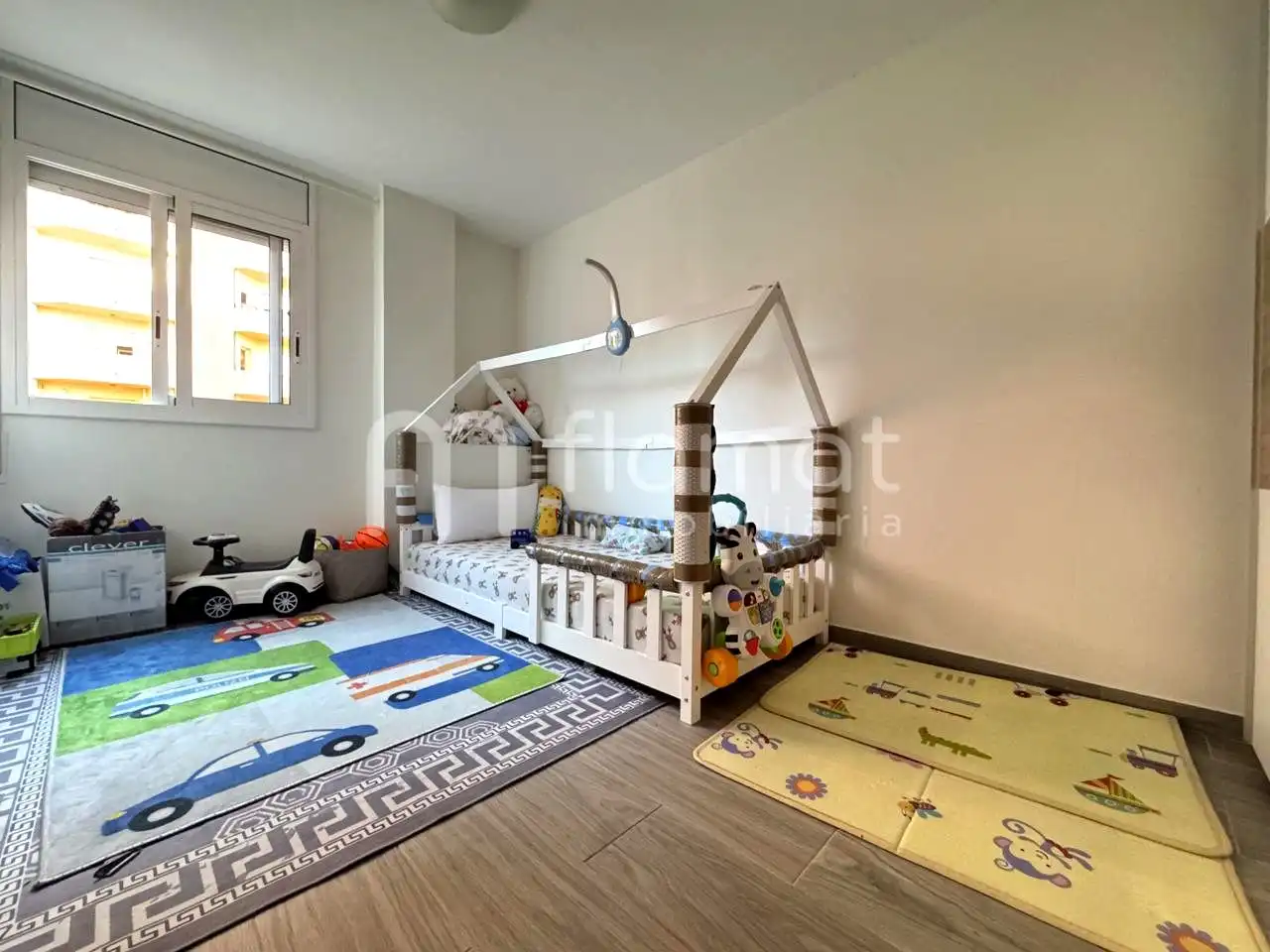 Bedroom of Flat for sale in Figueres