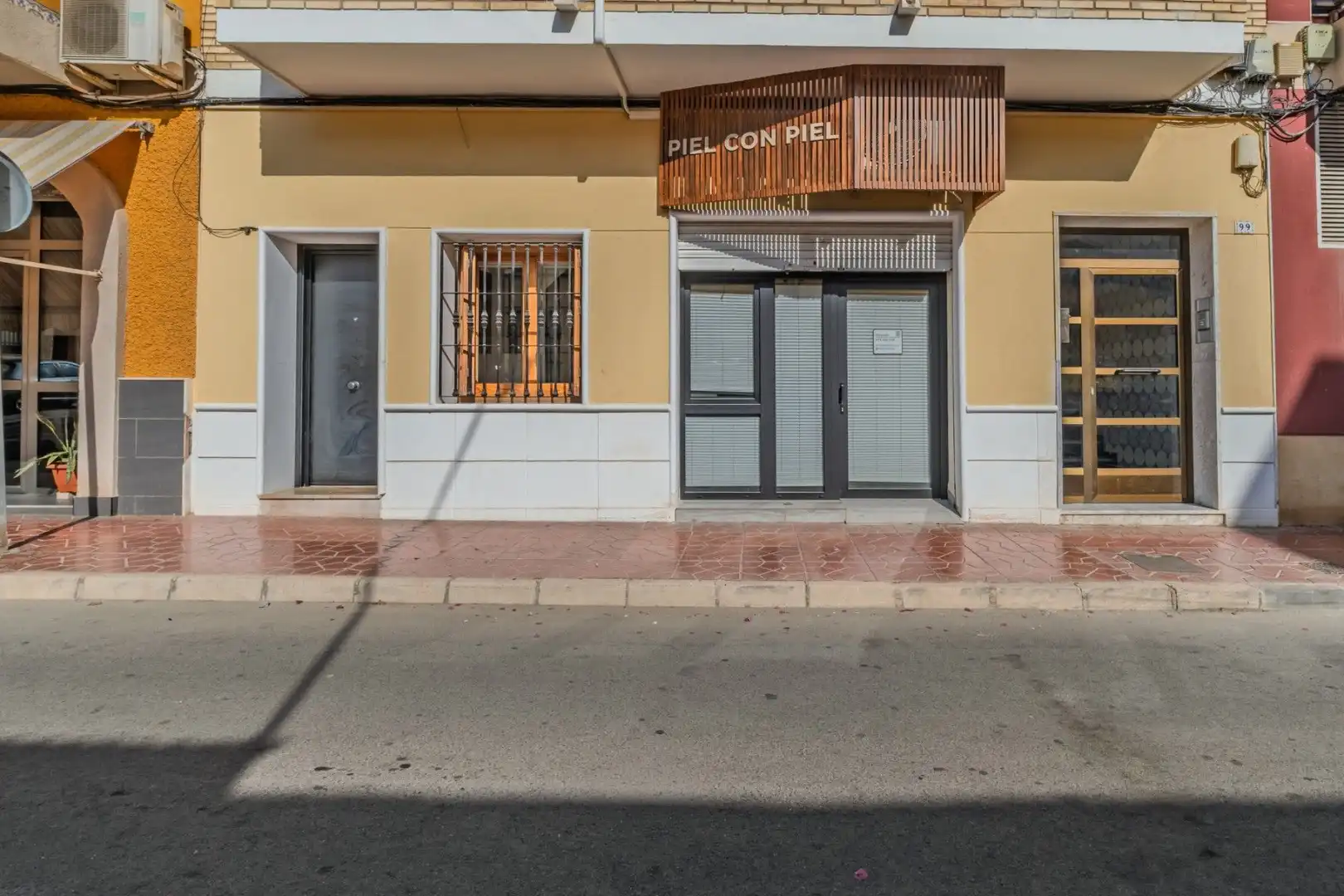 Vista exterior de Dúplex en venda en Guardamar del Segura amb Aire condicionat, Calefacció i Moblat