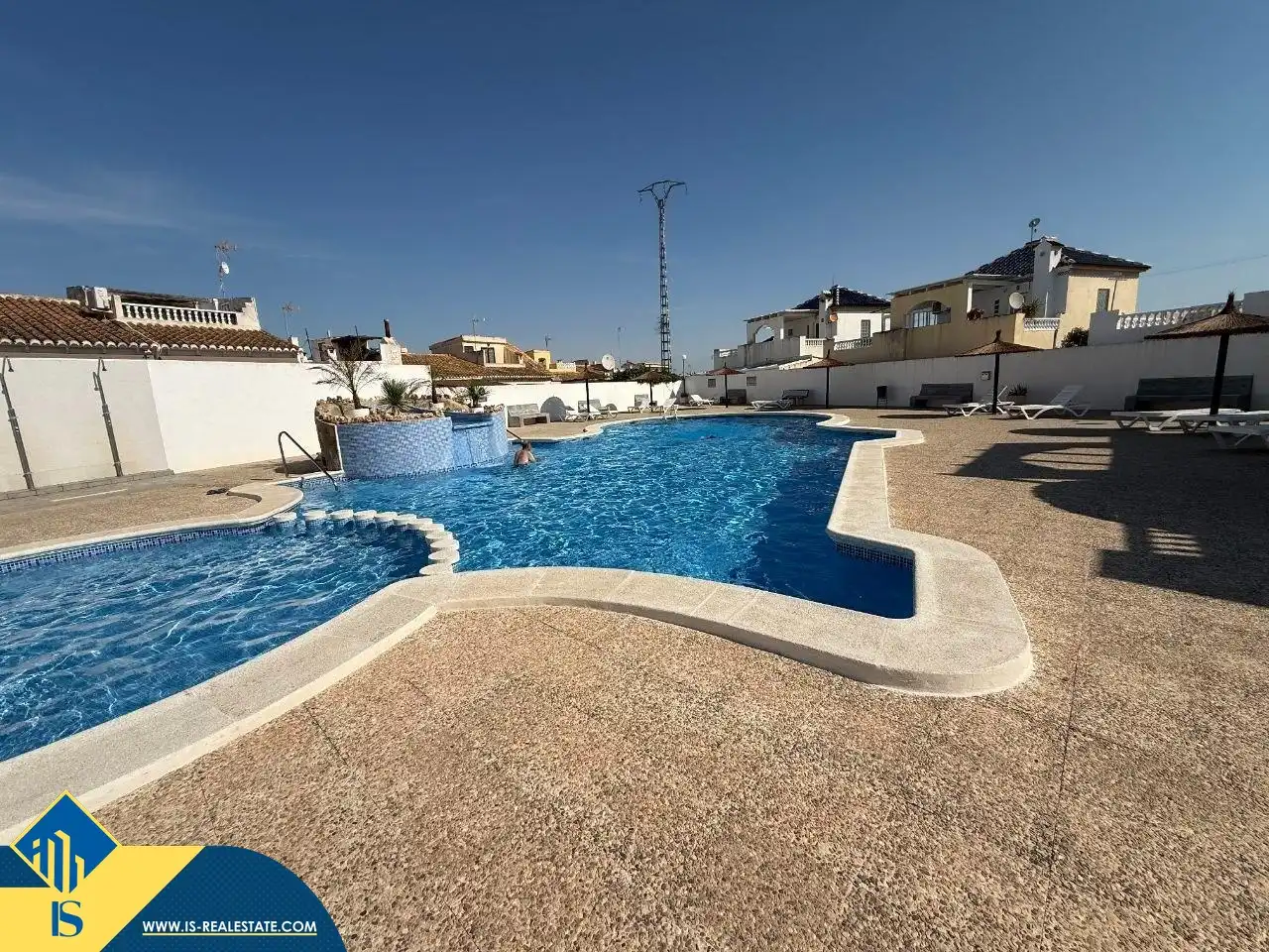 Detached house with terrace for sale in Los Balcones - Los Altos