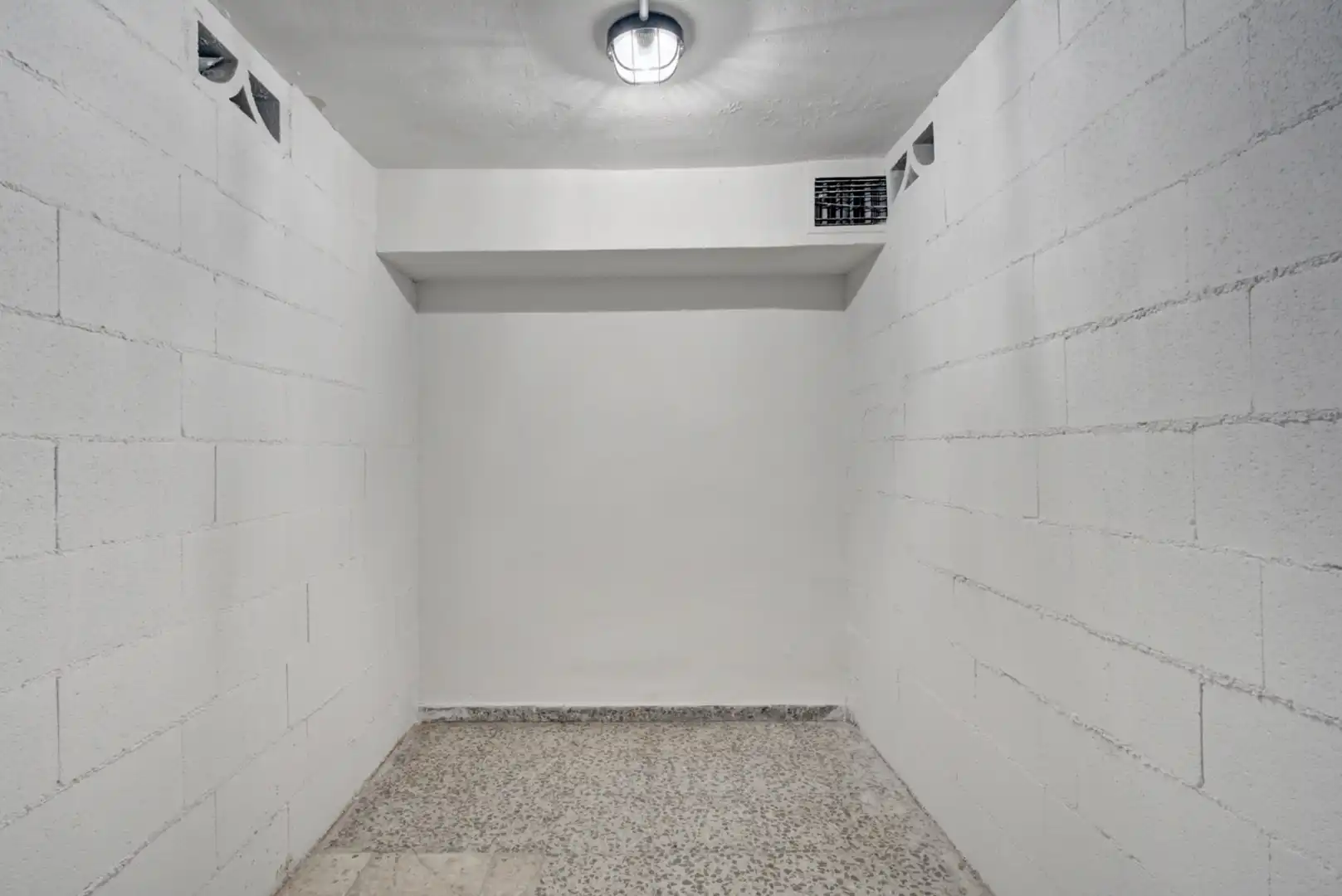 Storage room for rent in Granada