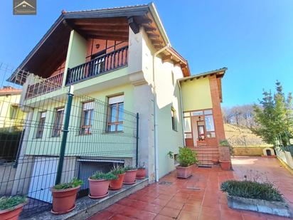 Exterior view of Single-family semi-detached for sale in Mazcuerras  with Terrace and Balcony