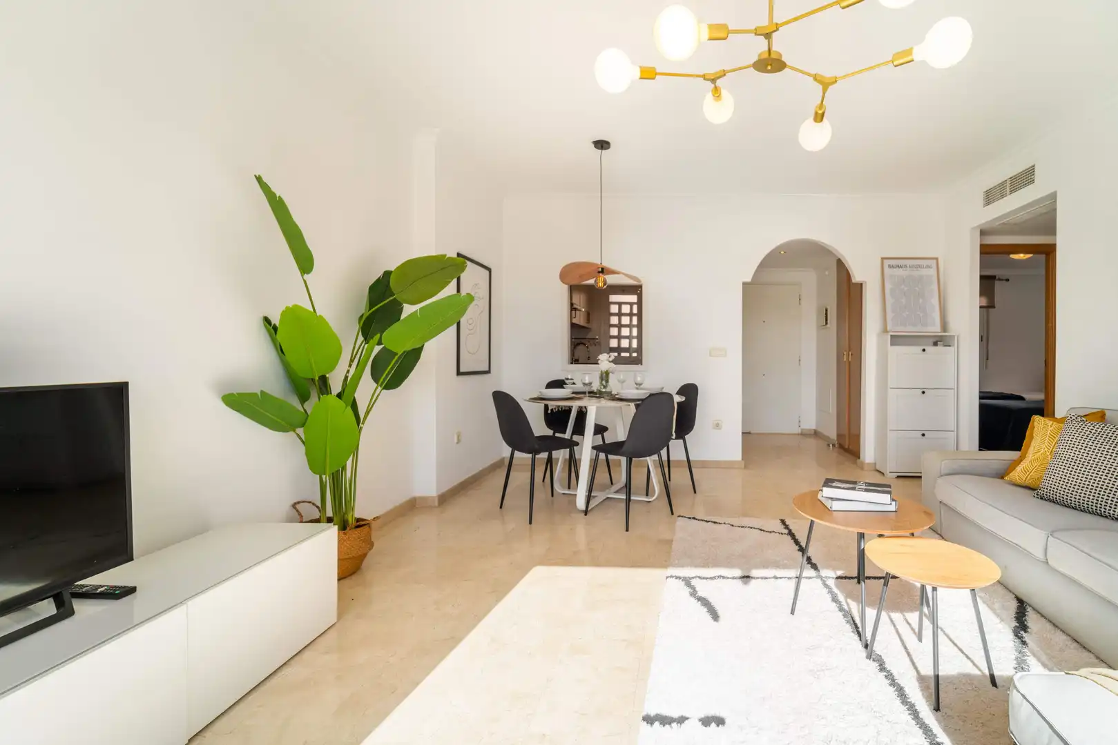 Menjador de Apartament en venda en Mijas amb Aire condicionat, Calefacció i Terrassa