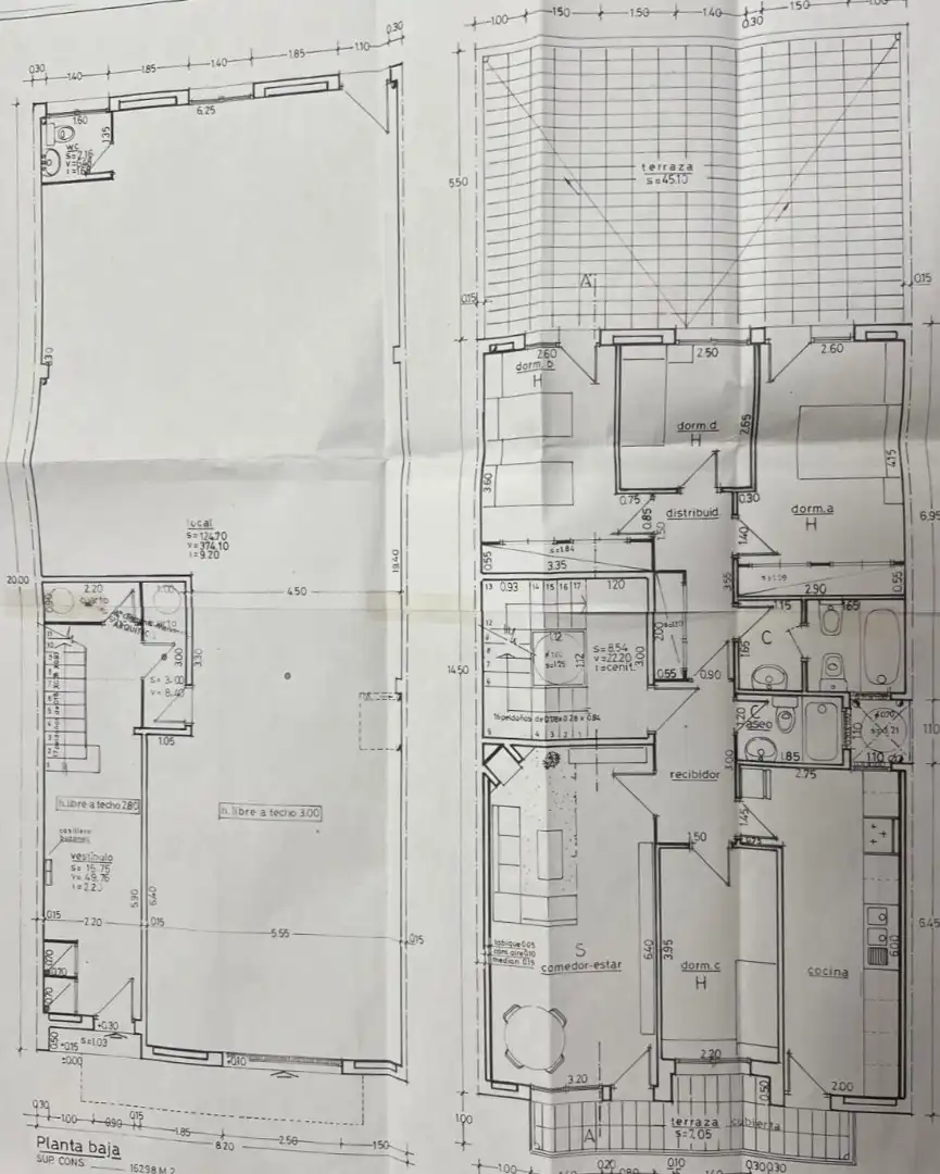 Casa adosada en venta en Cornellà de Llobregat con Terraza y Balcón