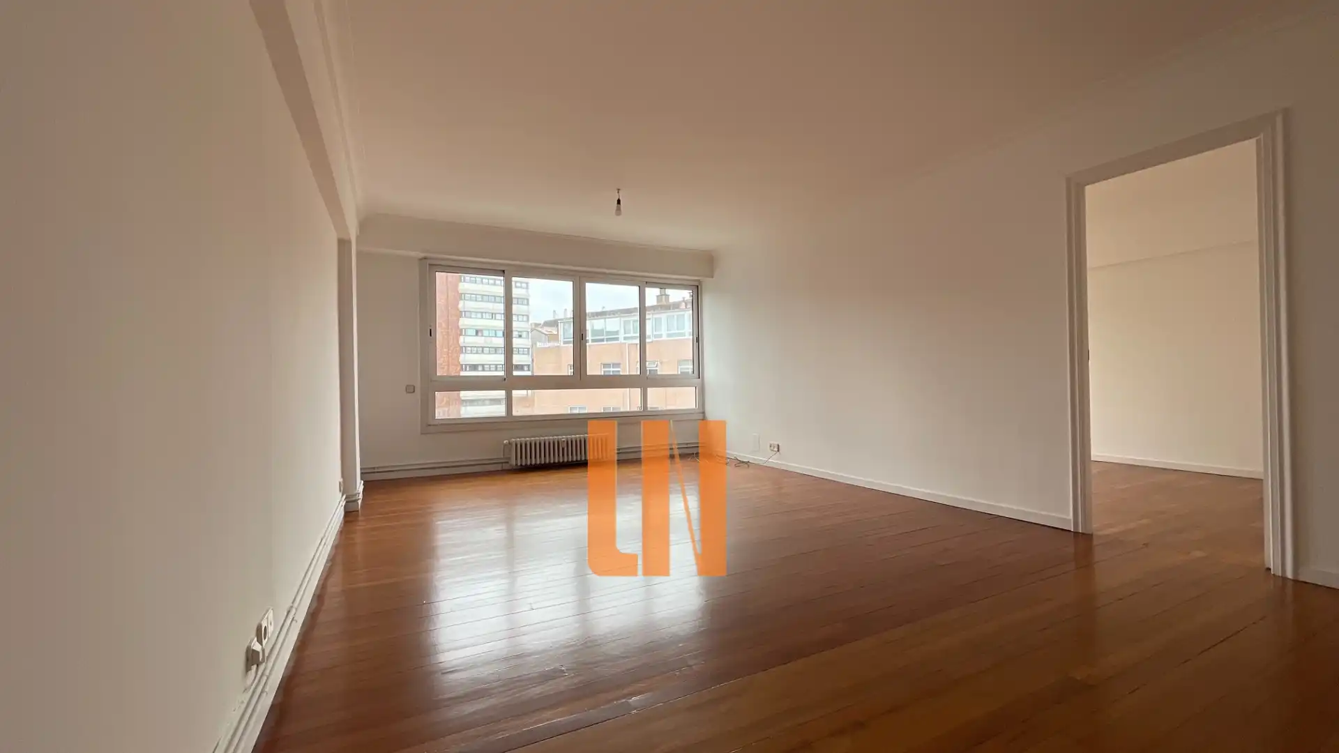 Wohnzimmer von Wohnung zur Miete in A Coruña Capital  mit Heizung, Parkett und Ofen